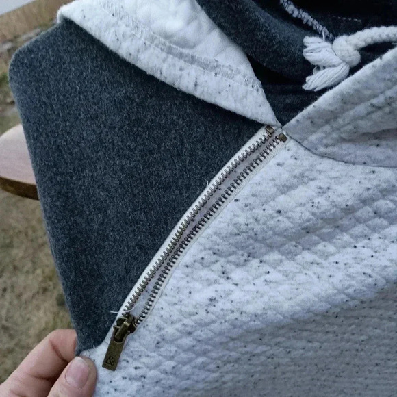 Charcoal and grey fleece knitted hoodie with zipper pockets - Picture 7 of 8